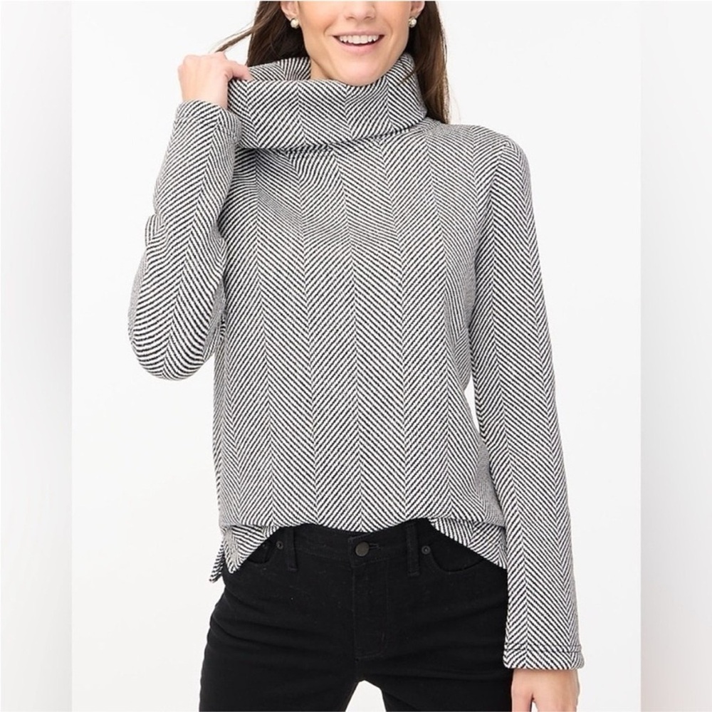 J Crew Funnelneck Black Herringbone Print Fleece Lined Comfy Pullover Sweater